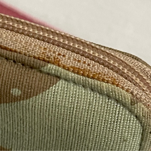 Wristlet clutch purse with fish pattern NWOT - Picture 12 of 15